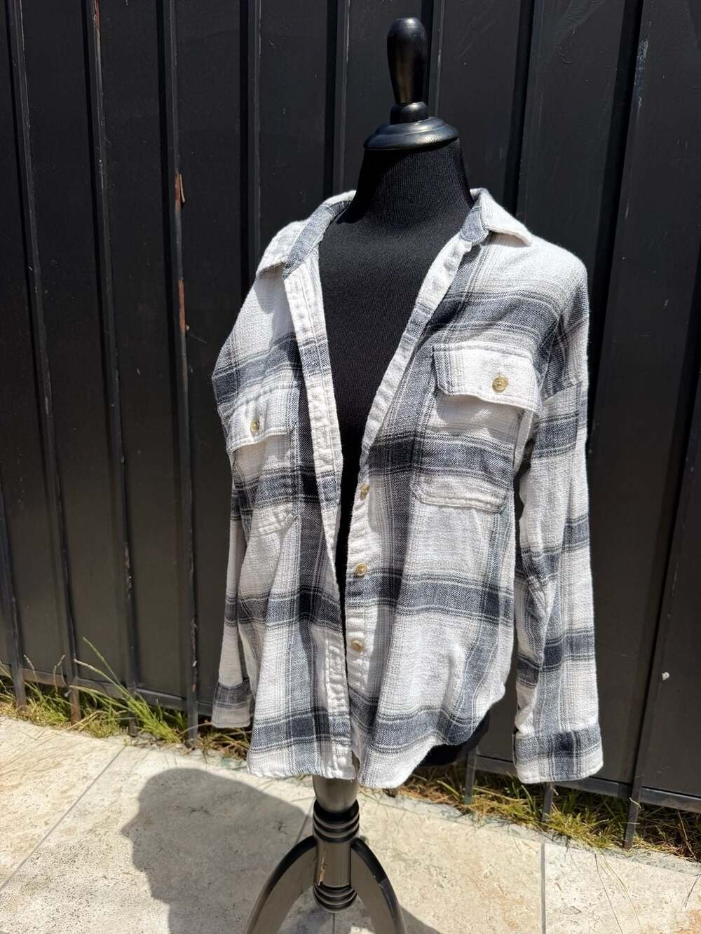American Eagle Black and White Plaid Button Up Long Sleeve Shirt Shacket S